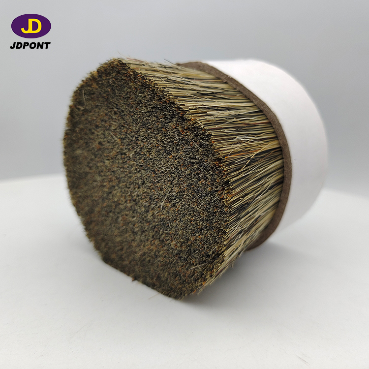Grey color, 50% natural bristle mixture 50% synthetic filament IN 90% tops